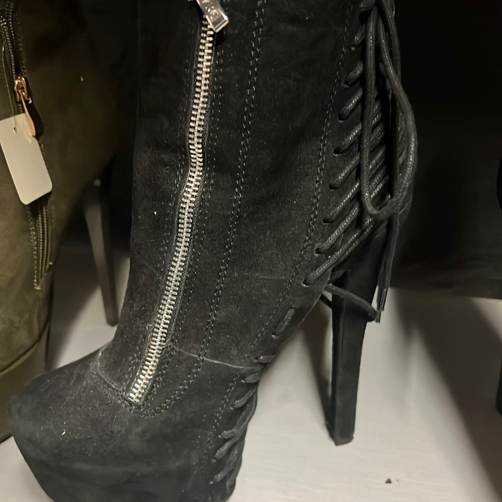 Black used Ziginy platform booties